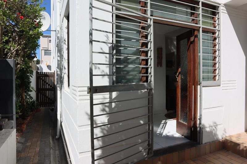 To Let 2 Bedroom Property for Rent in Sea Point Western Cape